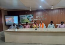 विकासखंड रामपुर सभागार में मनाया गया पीएम किसान उत्सव दिवस, किसानों ने देखा प्रधानमंत्री का सीधा प्रसारण
