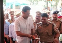 बरसठी समाधान दिवस में डीएम सैमुअल पॉल एन और एसएसपी कुँवर अनुपम सिंह ने सुनी फरियादें, आदर्श भोजनालय का किया उद्घाटन