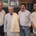 शिक्षक दिवस से पहले पूर्व डीएम डॉ. दिनेश चंद्र ने वरिष्ठ शिक्षक नेता हेम सिंह पुंडीर से की मुलाकात